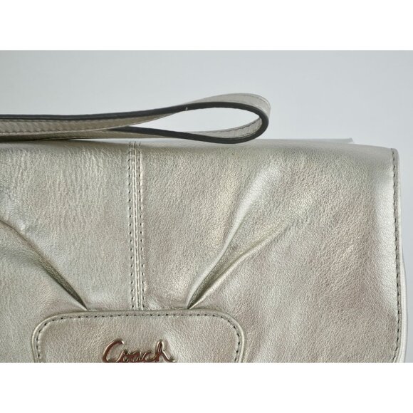 Coach Ashley Metallic Silver Leather Wristlet WITH HANGTAG - Picture 6 of 13